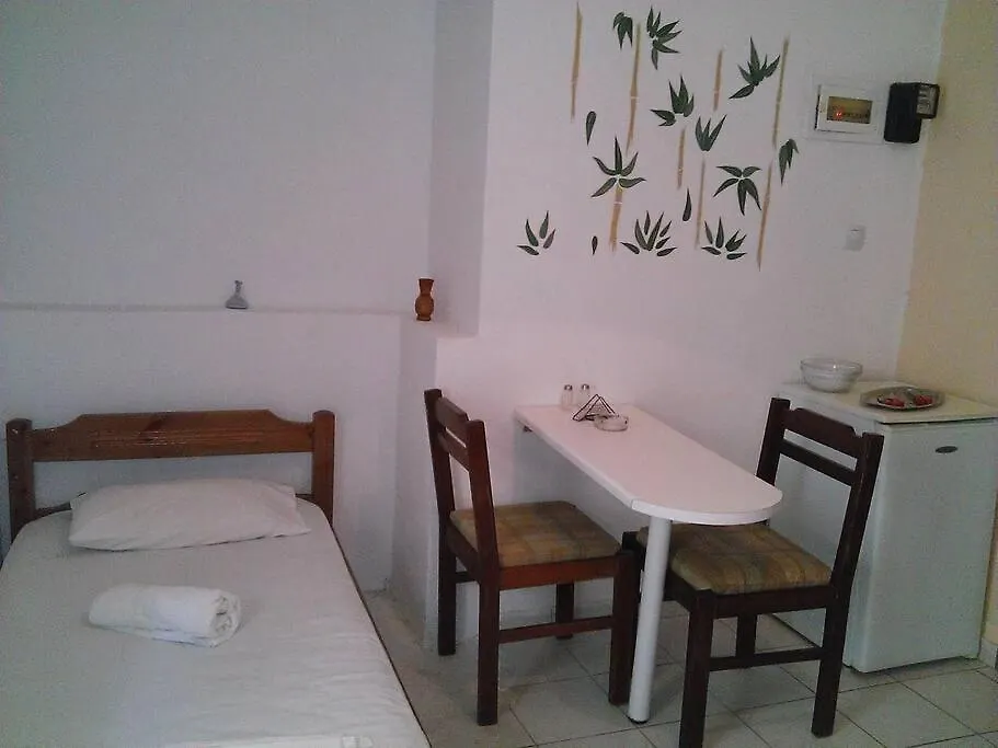 Studio 10 Minutes From The Center Of Heraklion. Apartamento Grécia
